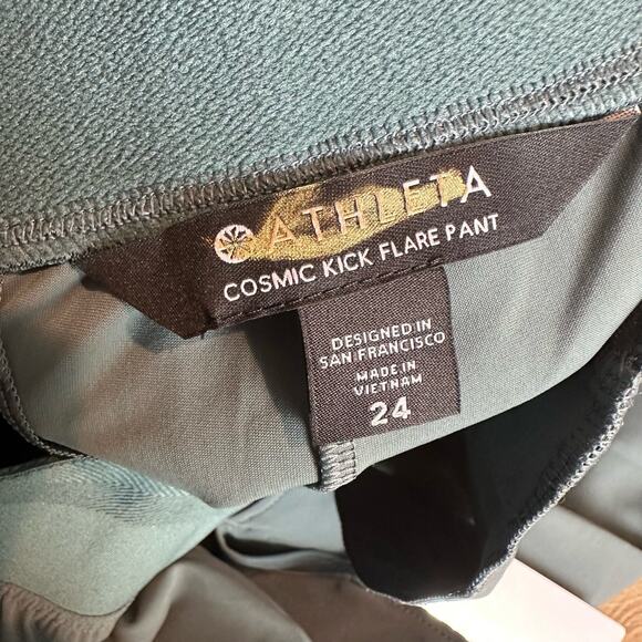 Athleta Cosmic Kick Flare Pant Metropolis Grey 24 - Picture 4 of 11